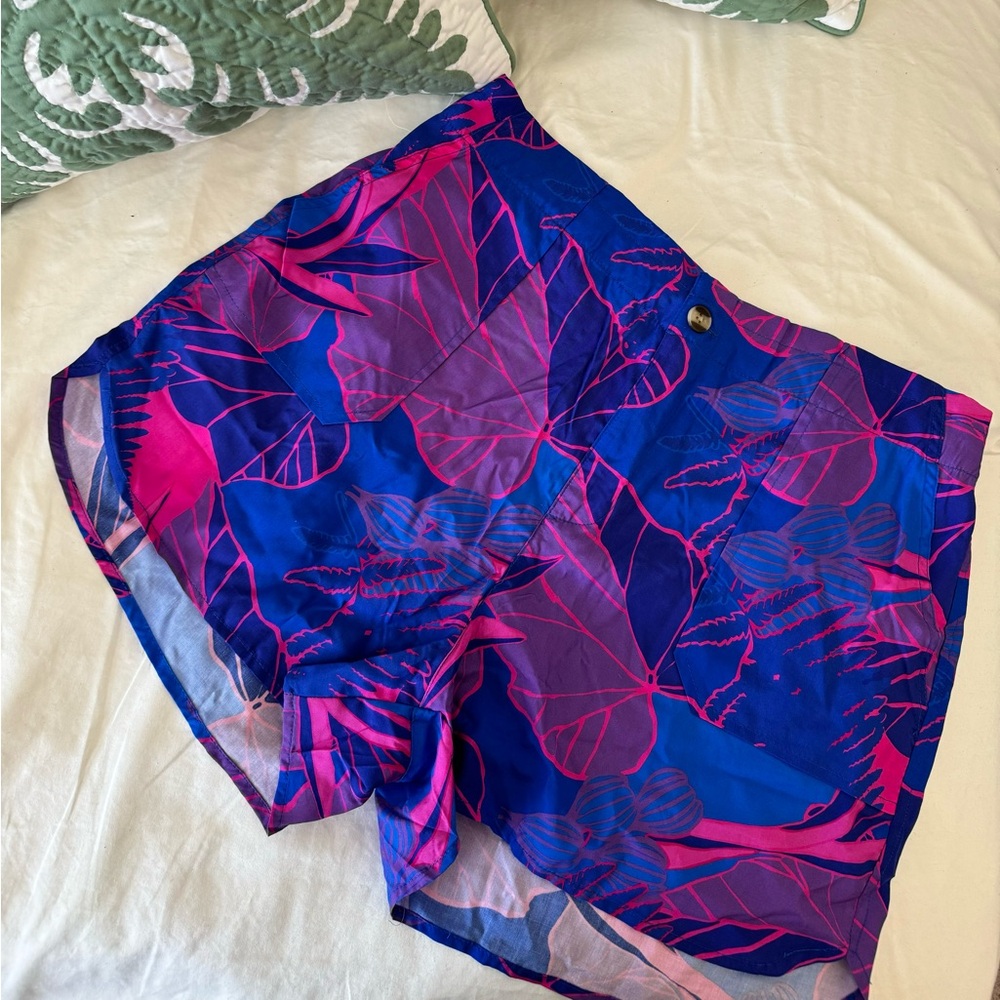 Paradise Now Hawaii Shorts